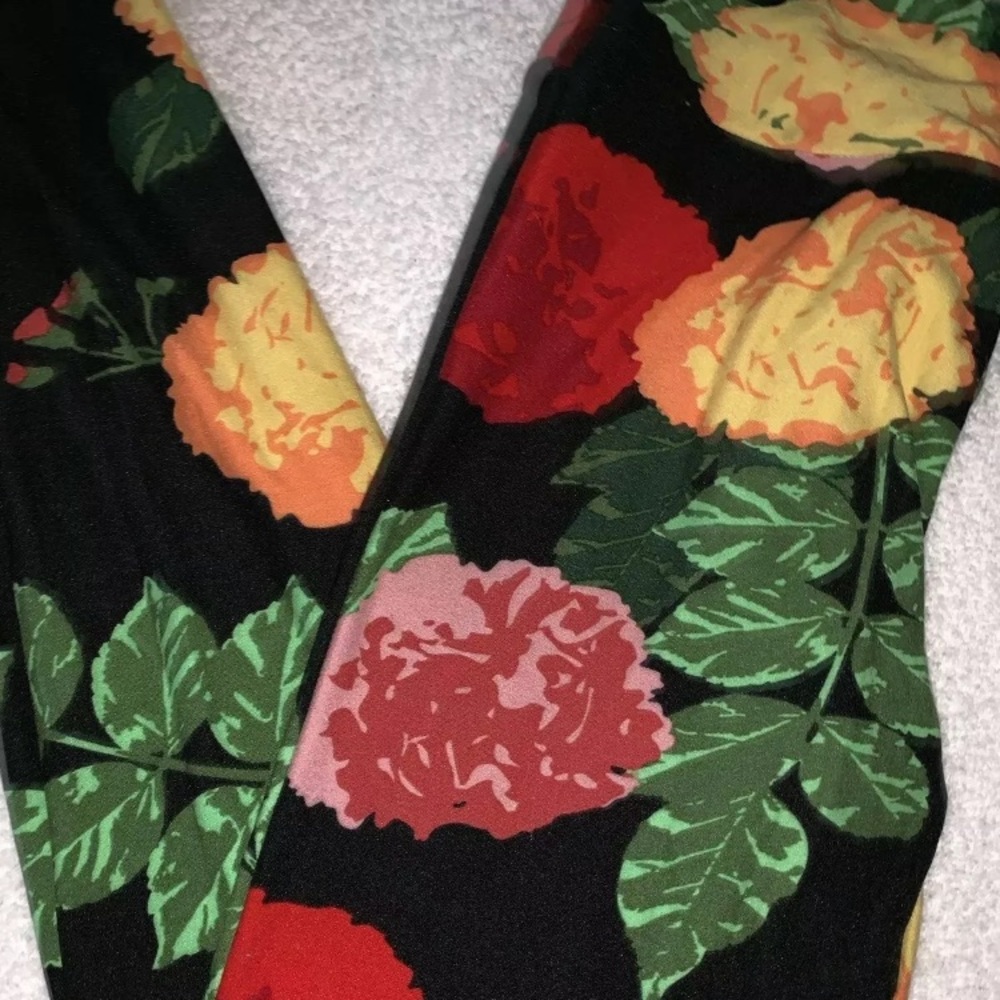 EUC Lularoe one size leggings